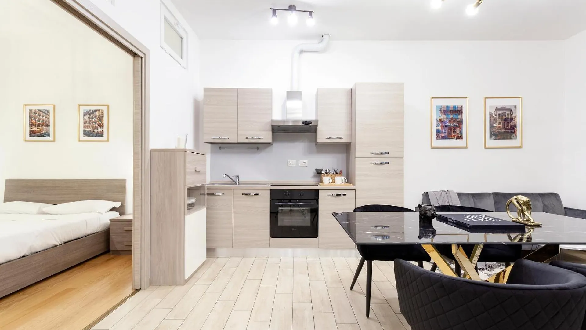 The Boutique Houses - In The Heart Of Navigli Milan Italy